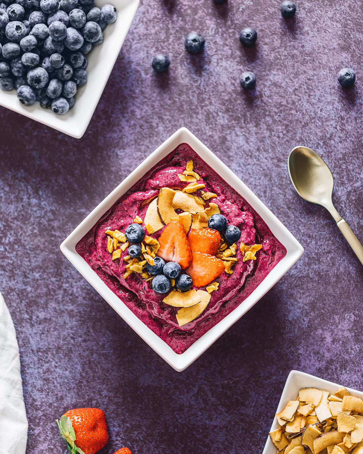 Recipe for Tropical Fruit Smoothie Bowl 